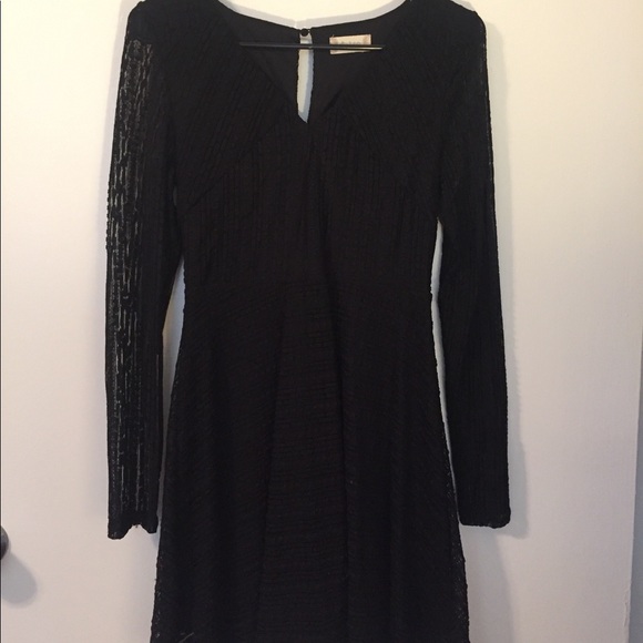 Black long sleeve dress! - Picture 2 of 7